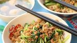 Awali Hari Senin dengan Sarapan Mie Ayam Komplet yang Hangat Gurih Ini