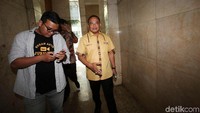 Sudewo memasuki gedung Bareskrim Polri.