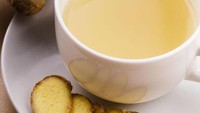 Wedang jahe bisa dibuat dari jahe yang dipotong-potong dan direbus bersama air secukupnya hingga agak berkurang airnya. Bisa ditambahkan gula aren, gula pasir atau madu.Foto: Istimewa