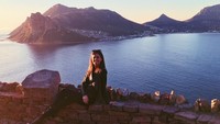 Cape Town di Afrika Selatan pun sudah Georgia datangi. Ini fotonya d atas Puncak Chapman (@georgia.nielsen/Instagram)