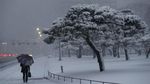 Foto: Istana Kaisar Jepang Memutih karena Salju