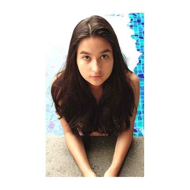 Tanpa riasan di wajahnya, putri penyanyi Titi Dj yang memiliki nama Stephanie Poetri Dougherty tetap terlihat manis. Foto: Instagram