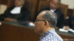 Penyuap Panitera Pengganti PN Jaksel Dibui 2 Tahun 4 Bulan