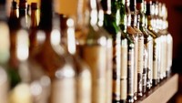 Kedua, Dubai merupakan kota yang penduduknya Muslim. Meski begitu, alkohol tersedia di hotel, resor dan restoran yang sudah memiliki izin khusus (Thinkstock)