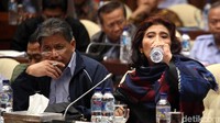 Salah satu materi yang disampaikan Susi dalam rapat itu soal impor garam industri 3,7 juta ton. Susi menjelaskan, jumlah sebanyak itu bukanlah rekomendasi dari KKP. KKP, menurut Susi, merekomendasikan impor garam industri sebanyak 2,17 juta ton.