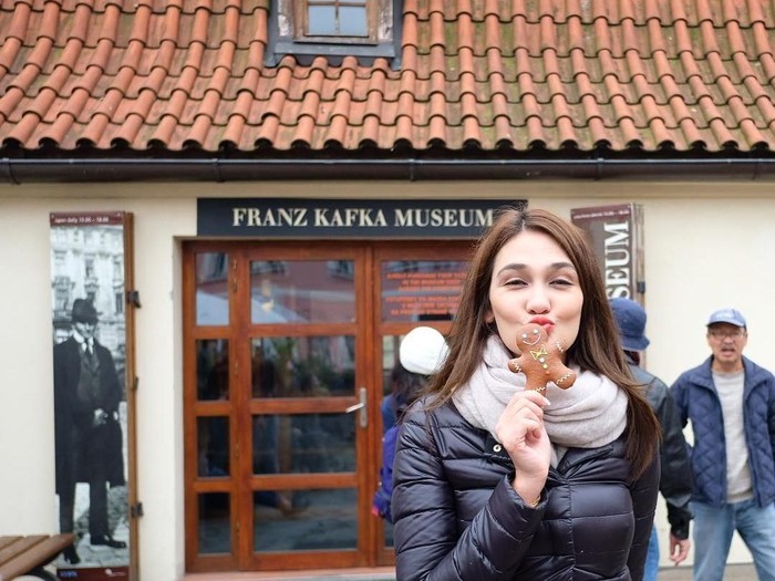 Luna Maya Komentari Geng Ayu Ting Ting