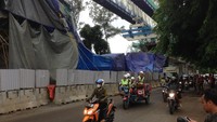 Foto: Arus lalu lintas di sekitar lokasi terlihat ramai lancar. Fotografer: Ibnu Hariyanto/detikcom