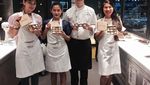 Ah, 10 Pose Cantik Luna Maya Bersama Makanan Ini Bikin Gagal Fokus! Ah, 10 Pose Cantik Luna Maya Bersama Makanan Ini Bikin Gagal Fokus!
