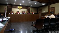 Andi Narogong kemudian menindaklanjuti arahan Mirwan dengan bertemu Yusnan dan dua orang lainnya.
