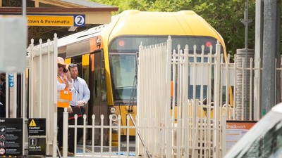 Foto: Kereta yang Kecelakaan di Sydney dan Bikin Penumpang Terbang