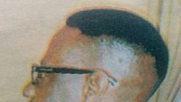 Ada pula yang unik dan jadi sorotan di Nigeria dan dunia, yaitu gaya rambut seorang gubernur bernama Abdulfatah Ahmed. Banyak orang yang saat itu membicarakan model rambut pejabat ini