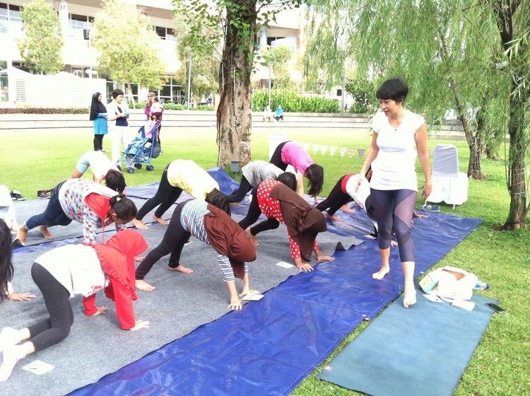 Gemasnya Melihat Anak-anak Melakukan Gerakan Yoga