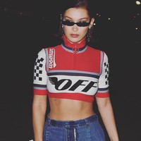 Bella Hadid tampil kekinian dengan crop top Off-White yang merupakan koleksi spring/summer 2018. (Foto: Instagram)