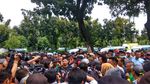 Sopir Angkot Geruduk Balai Kota DKI, Protes Penutupan Jalan