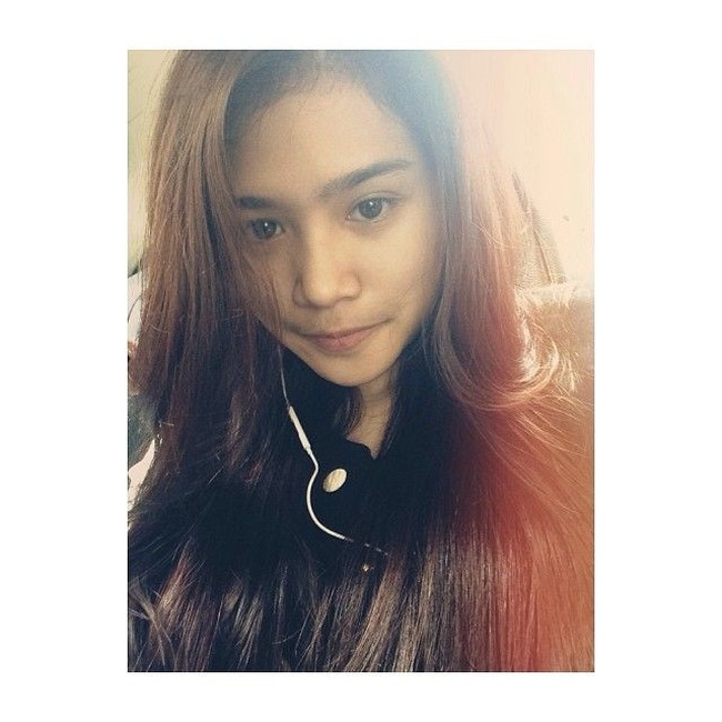 Putri penyanyi Mulan Jameela, Tyarani Savitri tampil memukau dengan wajah polosnya. Foto: Instagram