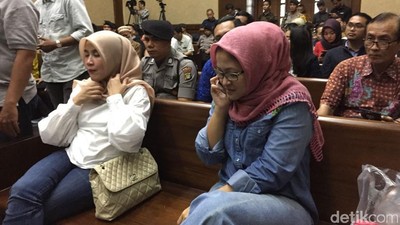 Foto: Pemandangan Berbeda di Sidang Setya Novanto