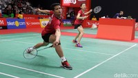 Ricky/Debby bertanding melawan Lee Chun Hei/Chau Hoi Wah di Istora Senayan, Jakarta, Selasa (23/1/2018).