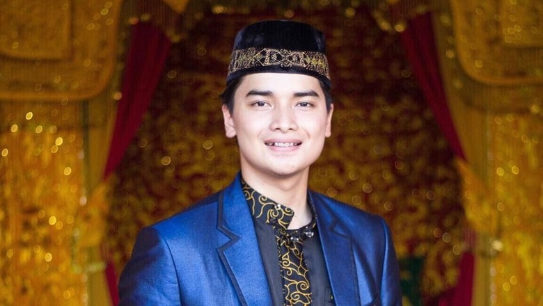 Jawab Netizen, Alvin Cerita Kedekatan Abi Arifin Ilham dengan Jokowi Jawab Netizen, Alvin Cerita Kedekatan Abi Arifin Ilham dengan Jokowi