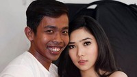 Meski kontras dari segi cahaya foto dan warna kulit, cukuplah bikin orang cengar-cengir lihat editan ini. Foto: Meme orang terkenal / Instagram/victorahmadd
