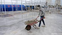 Satu yang tak bisa lepas dalam ingatan adalah saat janji kampanye Anies-Sandi yang akan menyediakan permukiman bagi korban gusuran Kampung Akuarium, Jakarta Utara. Agung Pambudhy/detikcom.