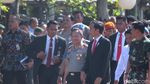Potret Presiden Jokowi Diapit Kapolri dan Panglima TNI