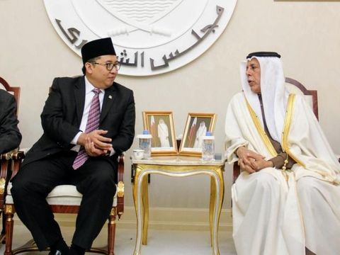 Wakil Ketua DPR RI Fadli Zon bertemu dengan Ketua Parlemen Qatar HE Ahmed bin Abdullah bin Zaid Al Mahmoud di gedung Parlemen Qatar.