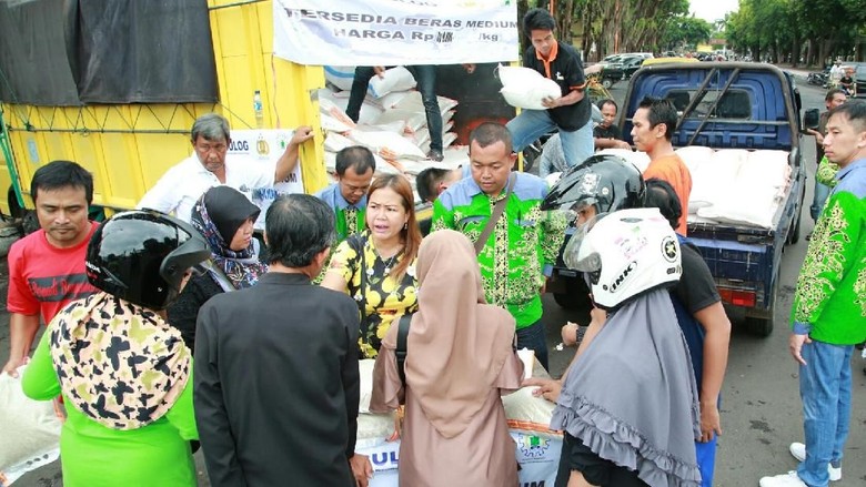 Bupati Anas Apresiasi OP yang Digelar Perpadi dan Bulog Bupati Anas Apresiasi OP yang Digelar Perpadi dan Bulog