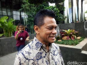 Hanya 1 Jam Diperiksa KPK, Perantara Suap Emirsyah Irit Bicara