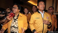 Hadir dalam pertemuan tersebut kedua kubu yang berseteru, yakni Ketum Hanura kubu Ambahara Daryatmo dan Waketum Sudewo termasuk Nurdin Tampubolon. Sedangkan kubu Manhattan dihadiri OSO juga Waketum Gede Pasek Suardika.
