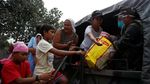 Foto: Erupsi Gunung Mayon di Filipina Picu Hujan Abu Lebat