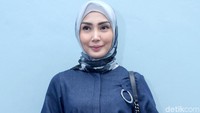 Fenita pun menaikan tarifnya dan memilah pekerjaan yang akan diambilnya. Pool/Noel/detikFoto.