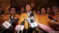 Wiranto menegaskan, mulai saat ini tidak ada lagi istilah Manhattan dan Ambhara di dalam partai Hanura.