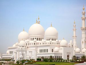 Larangan Mengumumkan Barang Hilang & Melakukan Transaksi Jual Beli di Masjid