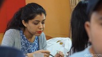 Ada beberapa orang yang mau untuk difoto, asal izin terlebih dahulu (Masaul/detikTravel)