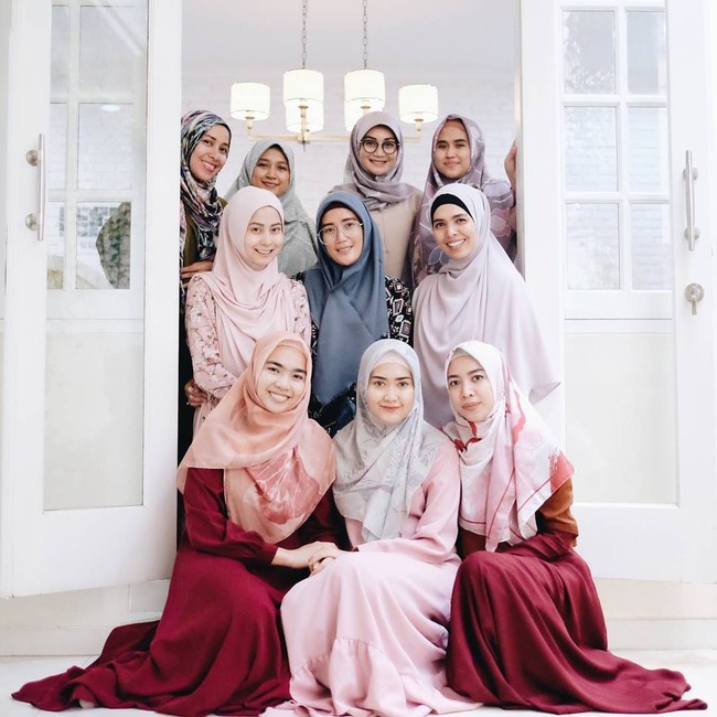 Selain gaya hidup sehat, gaya hidup syar’i nan religius pun bisa menginspirasi melalui media sosial. Kafilah Solihin jadi salah satu kajian yang menarik perhatian. Foto: Instagram