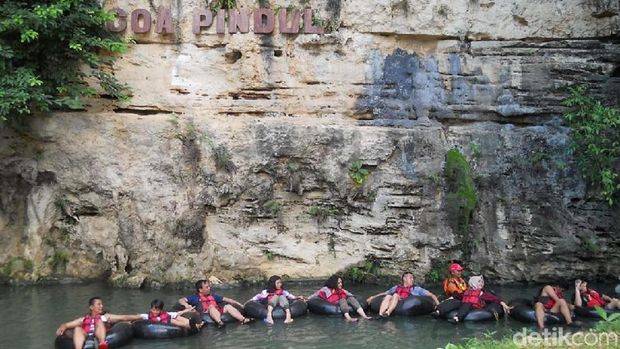 Obyek wisata susur gua di Goa Pindul, di Gunung Kidul