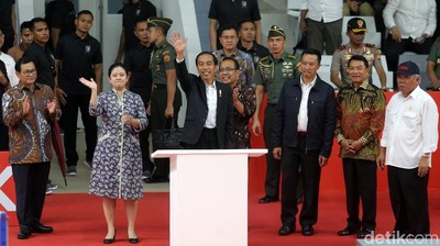 Ekspresi Semringah Jokowi saat Resmikan Istora Senayan