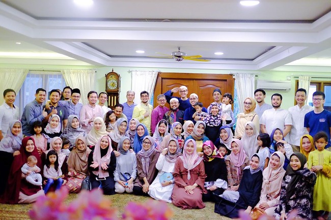 Ustad yang terlihat sering mengisi kajian adalah Ustad Dr. Fatah dan Ustad Ihsan Tanjung.. Foto: Instagram