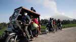 Foto: Erupsi Gunung Mayon di Filipina Picu Hujan Abu Lebat