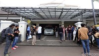 Suasana kediaman Sys NS di Kemang Timur Raya, Jakarta Selatan pada Selasa (23/1).
