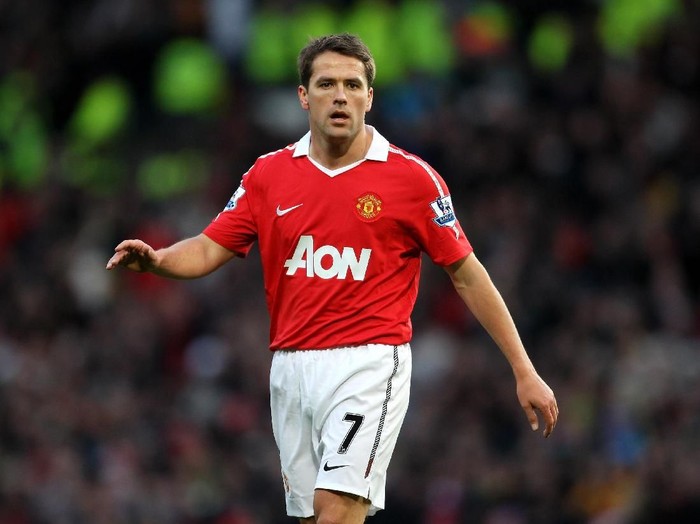 MANCHESTER, ENGLAND - JANUARY 09:  Michael Owen of Manchester United looks on during the FA Cup sponsored by E.ON 3rd round match between Manchester United and Liverpool at Old Trafford on January 9, 2011 in Manchester, England. (Photo by Alex Livesey/Getty Images)