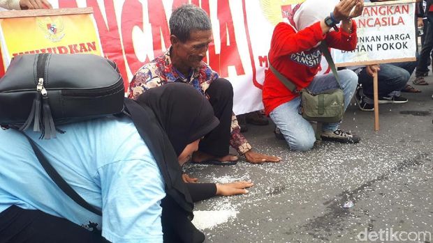 Demo tolak impor beras/