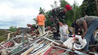 Gempa 6,1 SR ini terasa sangat kuat di Banten dan sekitarnya termasuk di Jakarta. Orang kantoran berhamburan keluar kantor karena guncangan yang terasa lebih dari 1 menit.  (Foto: Dok. Kopassus)