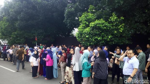 Goyangan Gempa Terasa Kuat di Jakarta,  Pegawai KPK Turun ke Lobi