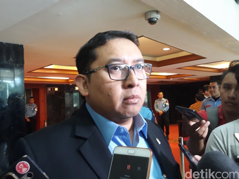 Dipolisikan karena Share Hoax MCA Adalah Ahokers, Ini Kata Fadli Zon Dipolisikan karena Share Hoax MCA Adalah Ahokers, Ini Kata Fadli Zon