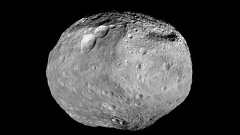 Asteroid terbesar, dengan ukuran panjang 530 km, adalah 4 Vesta yang berada di sabuk asteroid antara planet Mars dan Jupiter. (Foto: Space)