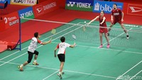Mathias Christiansen/Christinna Pedersen bertanding melawan Lukhi Apri Nugroho/Ririn Amelia di Istora Senayan, Jakarta, Selasa (23/1/2018).