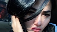 Icha Gwen dan beberapa cewek terlihat bersama Gading dalam video yang diunggah akun gosip tersebut. Tapi setelah Gading ngomel, Lambe Turah menghapus video tersebut. Foto: Instagram/icha_gween