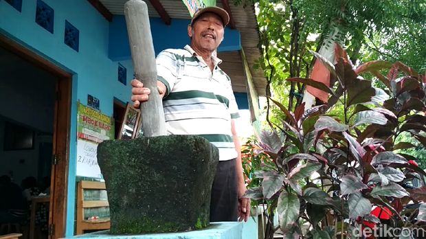 Doyan Sarapan Pecel  Cobain Pecel  Mbok Bari Blitar Yuk 