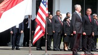 Mattis beserta jajarannya disambut dengan upacara jajar kehormatan di Kantor Kementerian Pertahanan, Jalan Medan Merdeka Barat, Jakarta Pusat, Selasa (23/1/2018) pukul 09.25 WIB.
